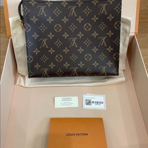 NEW Louis Vuitton Toiletry Pouch 26 with Box